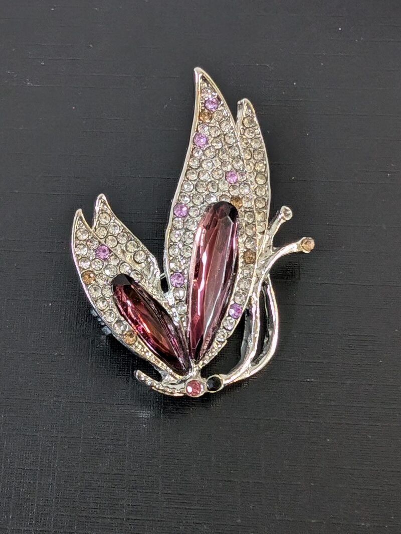 Brooch 01 Vintage Crystal Butterfly Brooch for Women Elegant and Timeless - Image 3